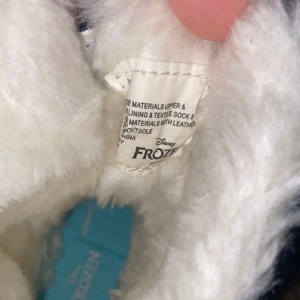 Frozen Themed Toddler Snow Boots that Light up! - Picture 10 of 10